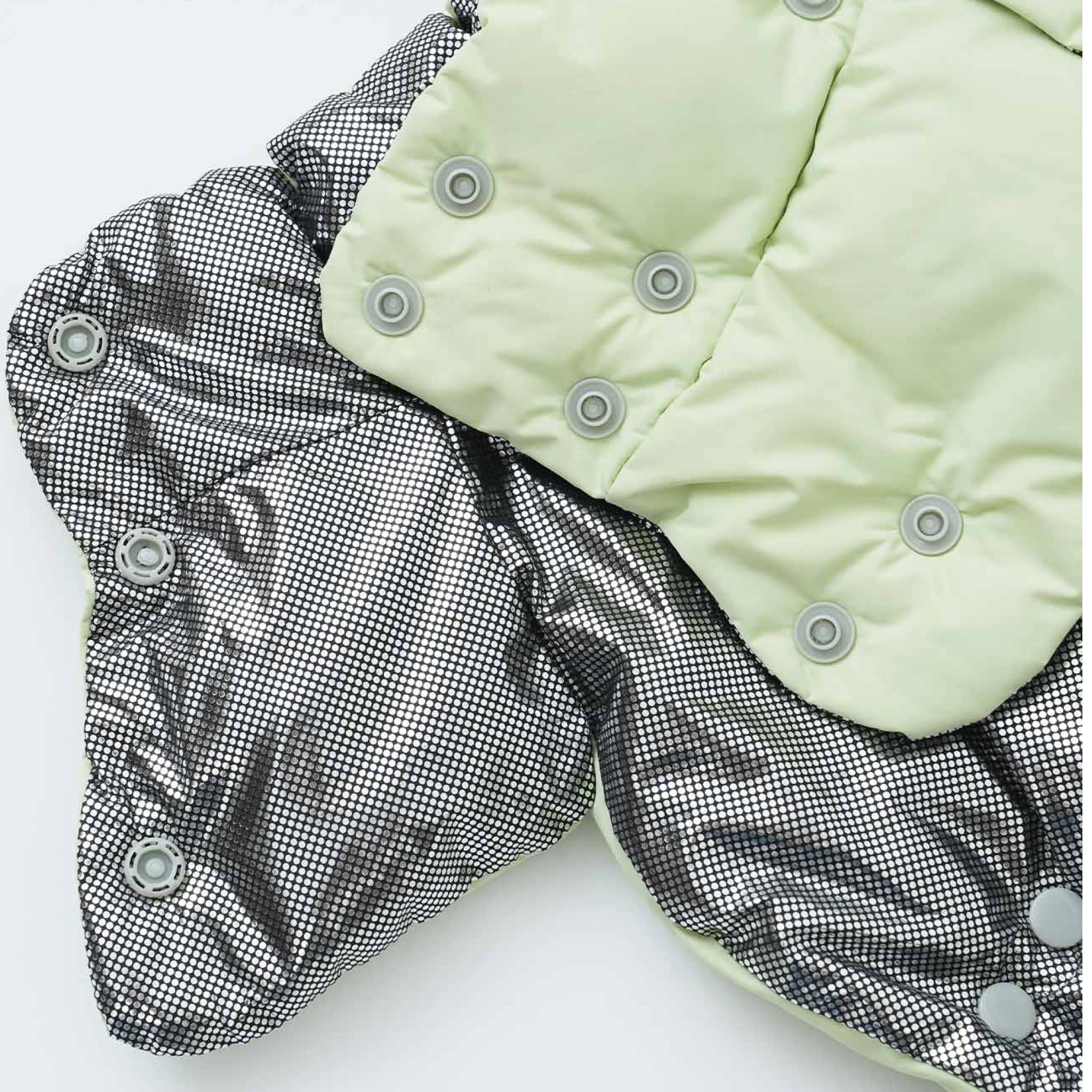 adjustable closure with snap buttons