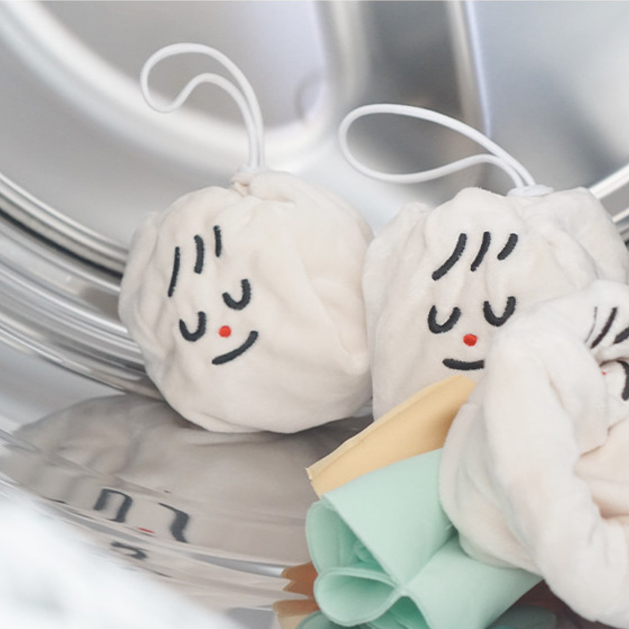 Place in a laundry bag and gentle wash for machine washing
